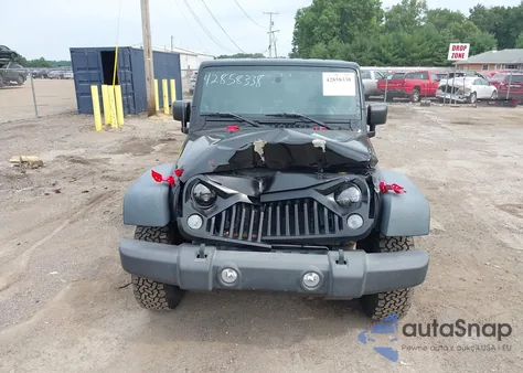 2010 Jeep Wrangler Unlimited Sport z USA, uszkodzony, nr VIN 1J4BA3H18AL168418